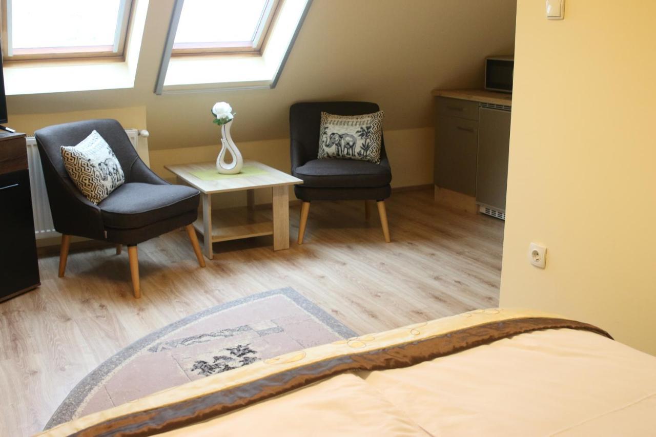Orient Apartmanhaz Eger Eksteriør billede